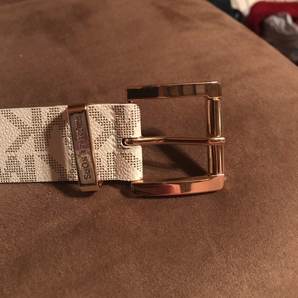 Michael Kors White Belt - Picture 3 of 4